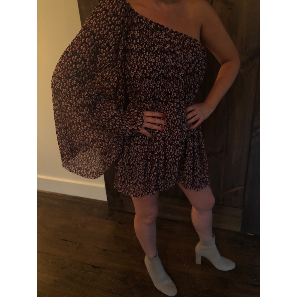 Cute one sleeve floral Top Shop dress.